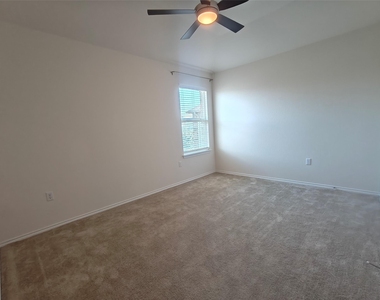9107 Golden Leaf Dr - Photo Thumbnail 24