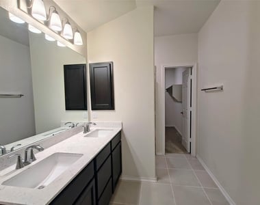 9107 Golden Leaf Dr - Photo Thumbnail 21