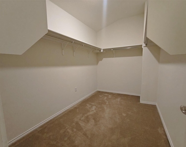 9107 Golden Leaf Dr - Photo Thumbnail 23