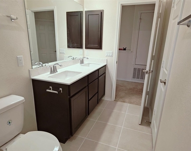 9107 Golden Leaf Dr - Photo Thumbnail 18