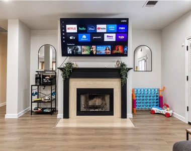 1124 Disraeli Cir - Photo Thumbnail 13