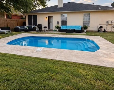 1124 Disraeli Cir - Photo Thumbnail 15