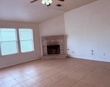 710 Eaglecreek Dr - Photo Thumbnail 6