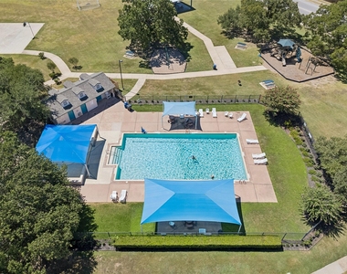 505 Washington Square Dr - Photo Thumbnail 29