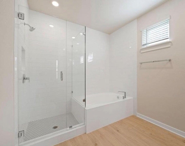 409 Deerpath St - Photo Thumbnail 13