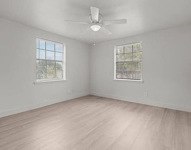 533 S Bonner Ave - Photo Thumbnail 5