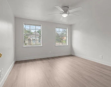 533 S Bonner Ave - Photo Thumbnail 6