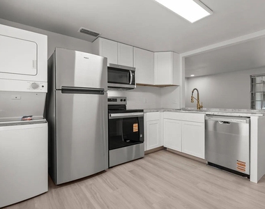 533 S Bonner Ave - Photo Thumbnail 2