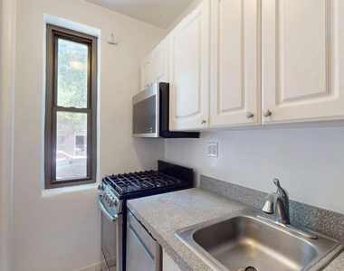 124 East 24th Street - Photo Thumbnail 1