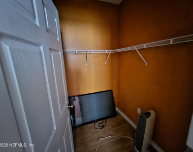 6935 Ortega Woods Drive - Photo Thumbnail 16