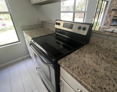 3811 N English Colony Drive N - Photo Thumbnail 5