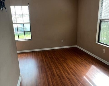 3811 N English Colony Drive N - Photo Thumbnail 7