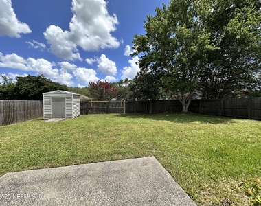 9007 Bridgecreek Drive W - Photo Thumbnail 10