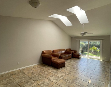 141 Abaco Way - Photo Thumbnail 6