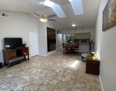 141 Abaco Way - Photo Thumbnail 16