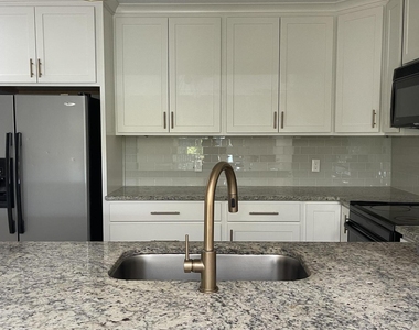 141 Abaco Way - Photo Thumbnail 4