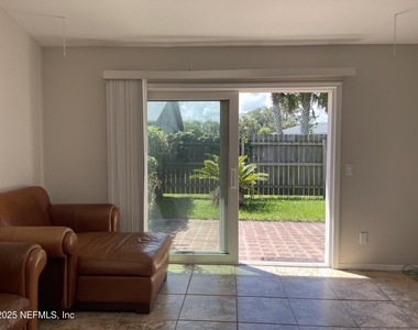 141 Abaco Way - Photo Thumbnail 7