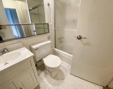 516 W Melrose Street - Photo Thumbnail 4