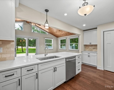 11611 Douglas Avenue - Photo Thumbnail 19
