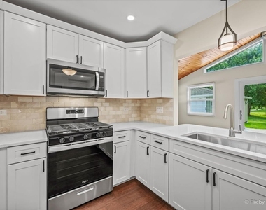 11611 Douglas Avenue - Photo Thumbnail 16