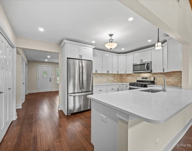 11611 Douglas Avenue - Photo Thumbnail 18