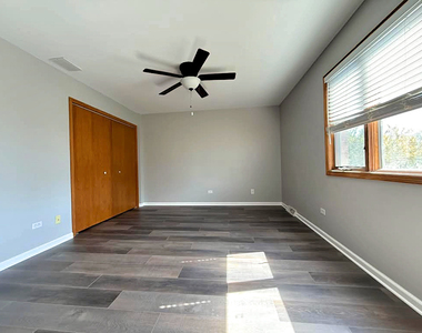 1661 Carmel Court - Photo Thumbnail 25