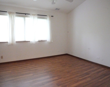 1149 E Addison Avenue E - Photo Thumbnail 6