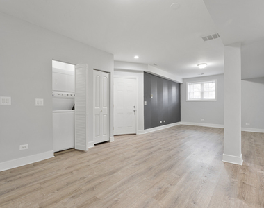 7363 N Ashland Boulevard - Photo Thumbnail 4