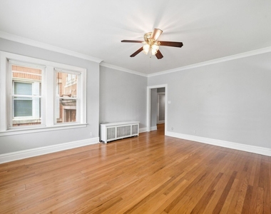 6945 S Calumet Avenue - Photo Thumbnail 3