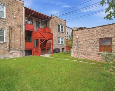 6945 S Calumet Avenue - Photo Thumbnail 13