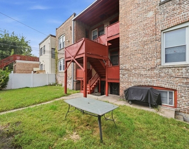 6945 S Calumet Avenue - Photo Thumbnail 12