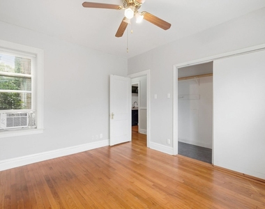 6945 S Calumet Avenue - Photo Thumbnail 7