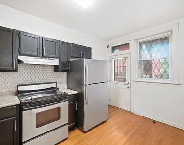 6945 S Calumet Avenue - Photo Thumbnail 8