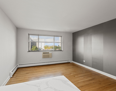 6758 N Sheridan Avenue - Photo Thumbnail 1