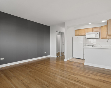 6758 N Sheridan Avenue - Photo Thumbnail 4