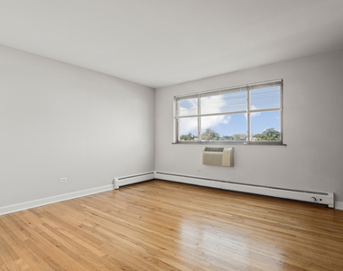 6758 N Sheridan Avenue - Photo Thumbnail 5