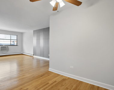 6758 N Sheridan Avenue - Photo Thumbnail 1