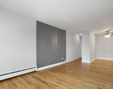 6758 N Sheridan Avenue - Photo Thumbnail 3