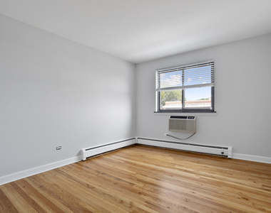 6758 N Sheridan Avenue - Photo Thumbnail 6