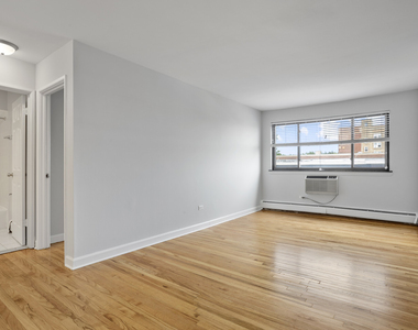 6758 N Sheridan Avenue - Photo Thumbnail 2