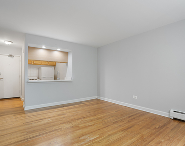 6758 N Sheridan Avenue - Photo Thumbnail 2