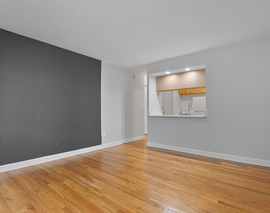 6758 N Sheridan Avenue - Photo Thumbnail 3