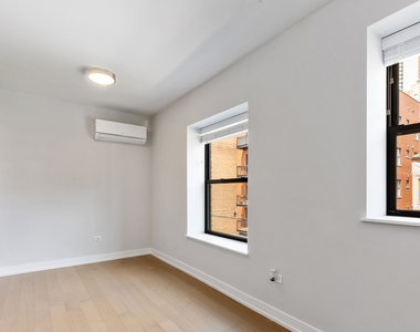 6019 N Winthrop Avenue - Photo Thumbnail 5