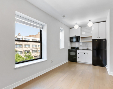 6019 N Winthrop Avenue - Photo Thumbnail 1