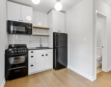 6019 N Winthrop Avenue - Photo Thumbnail 4