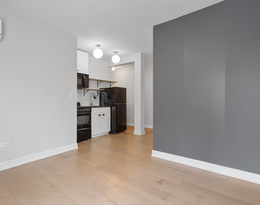 6019 N Winthrop Avenue - Photo Thumbnail 7
