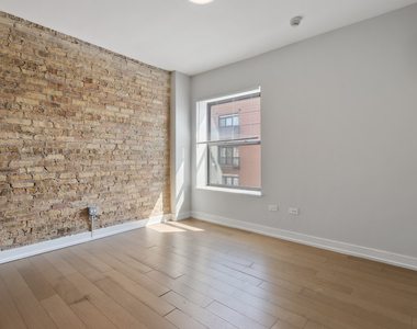 6019 N Winthrop Avenue - Photo Thumbnail 5