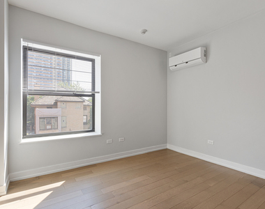 6019 N Winthrop Avenue - Photo Thumbnail 6