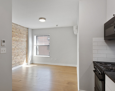 6019 N Winthrop Avenue - Photo Thumbnail 1