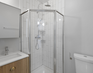 6019 N Winthrop Avenue - Photo Thumbnail 9